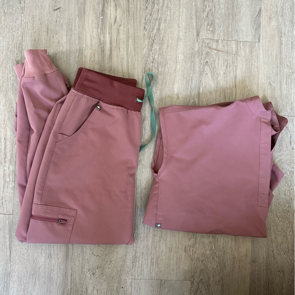 Figs Mineral Mauve set